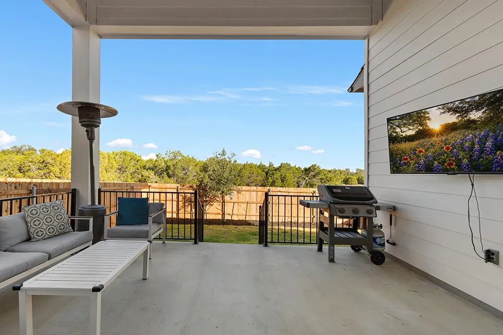 219 Craigends Yew Lane Dripping Springs, TX 78620
