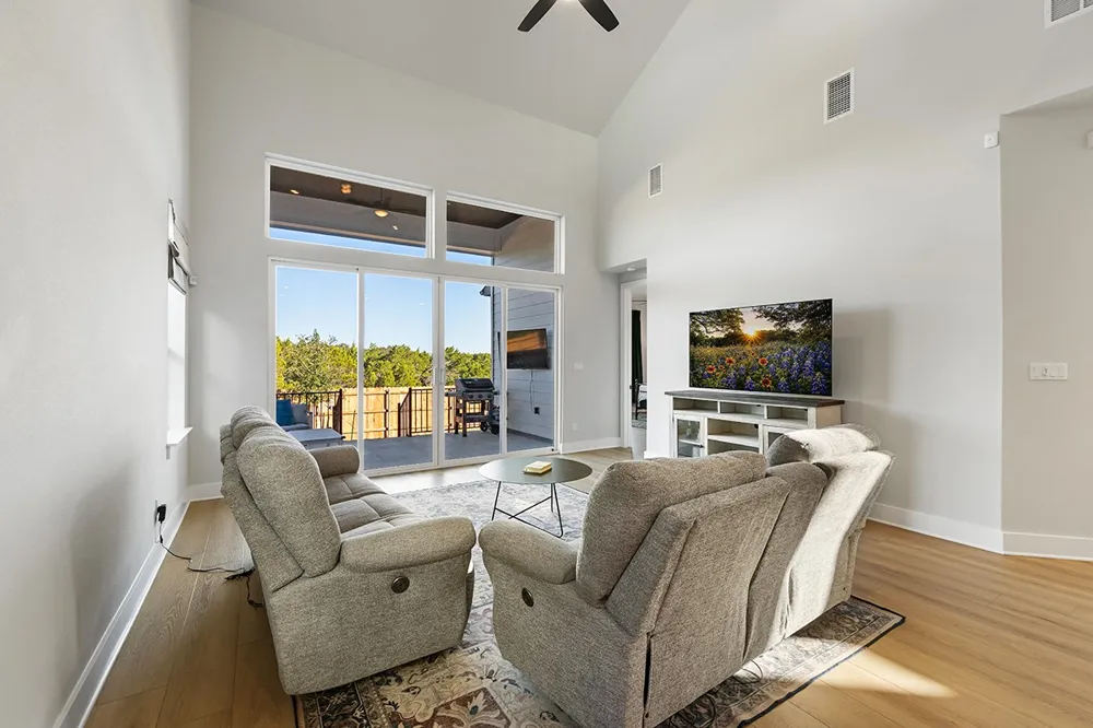 219 Craigends Yew Lane Dripping Springs, TX 78620