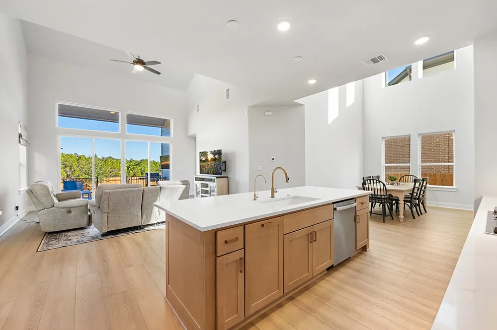 219 Craigends Yew Lane Dripping Springs, TX 78620
