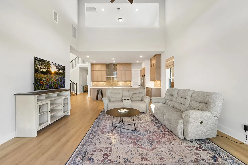 219 Craigends Yew Lane Dripping Springs, TX 78620
