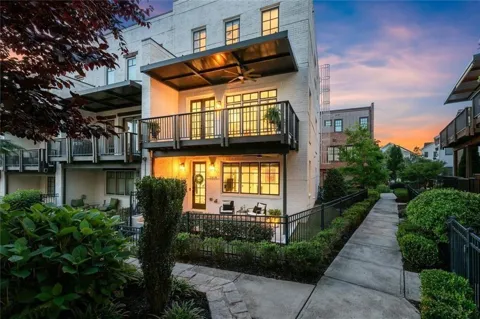 1910 Bay Line Lane NW