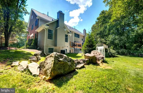 27 STONEWALL CIRCLE