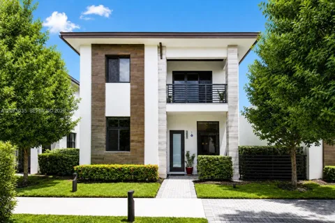 4318 NW 81st Ave