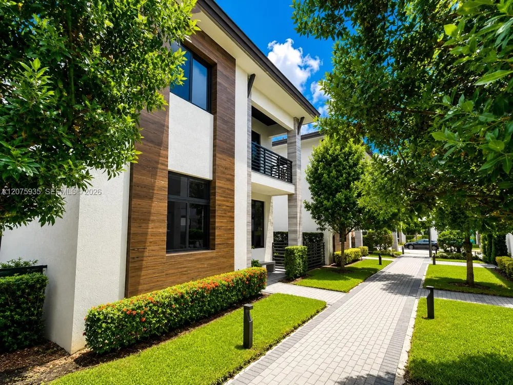 4318 NW 81st Ave Doral, FL 33166