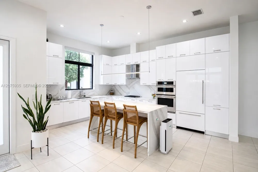 4318 NW 81st Ave Doral, FL 33166