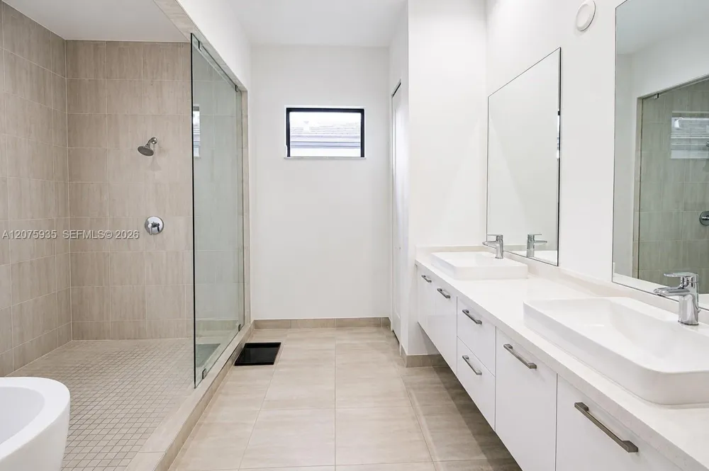 4318 NW 81st Ave Doral, FL 33166
