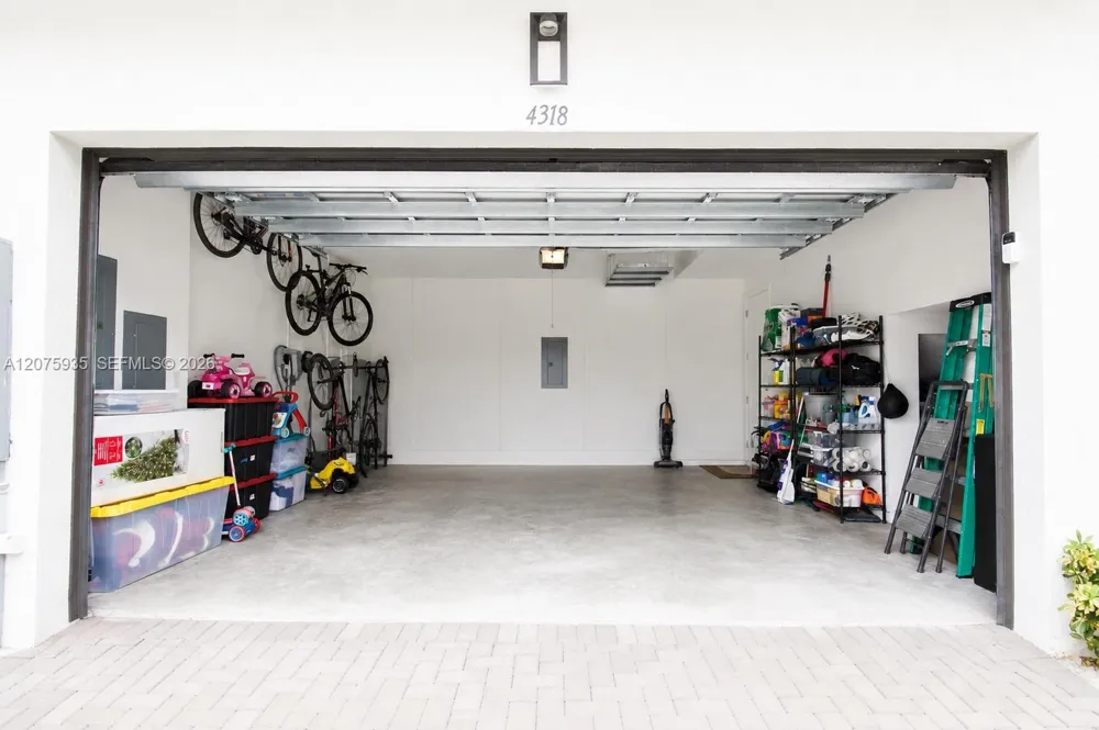 4318 NW 81st Ave Doral, FL 33166