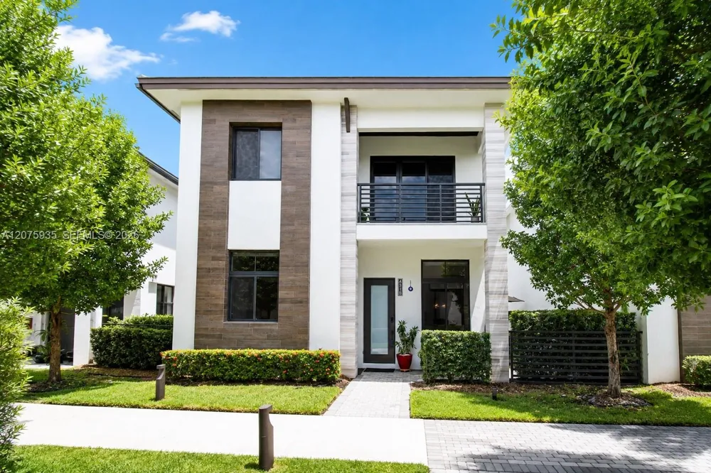 4318 NW 81st Ave Doral, FL 33166