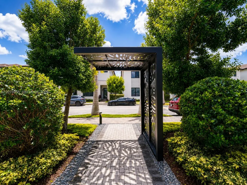 4318 NW 81st Ave Doral, FL 33166