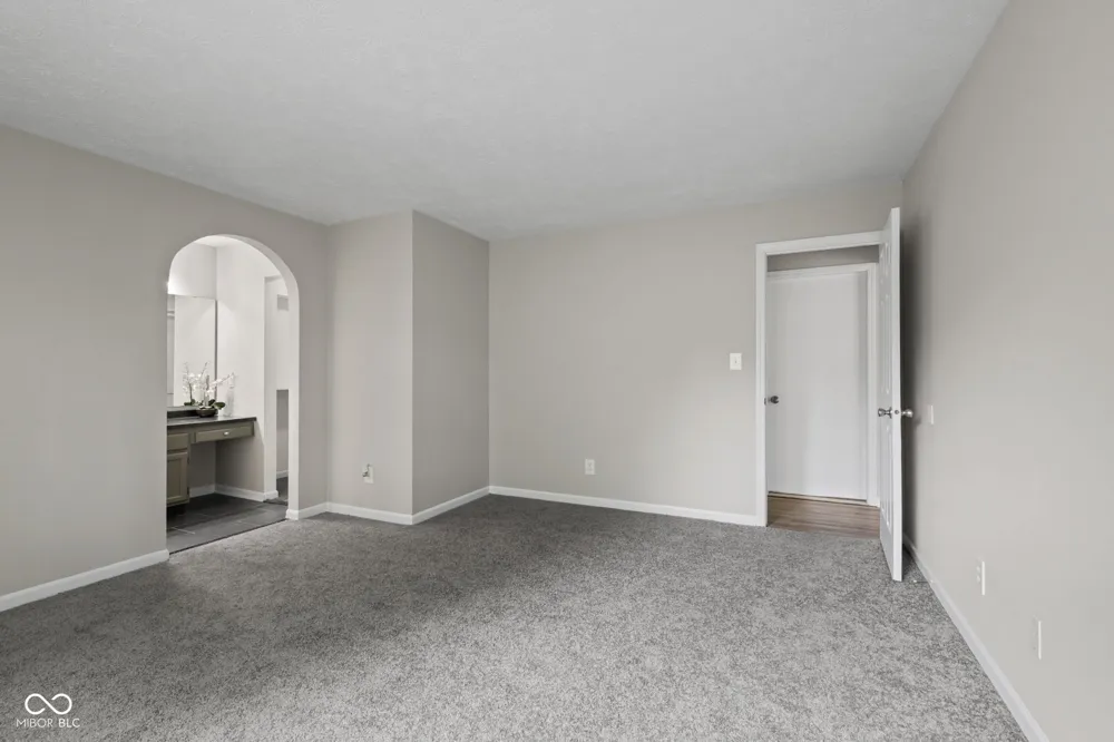 6815 Cherry Laurel Lane Fishers, IN 46038