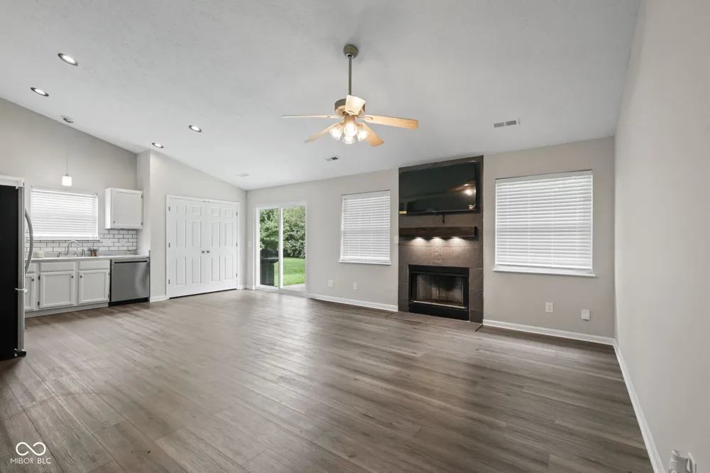 6815 Cherry Laurel Lane Fishers, IN 46038