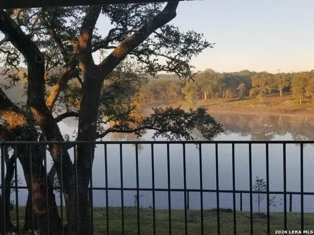 1676-1662 Lake Dr Spring Branch, TX 78070