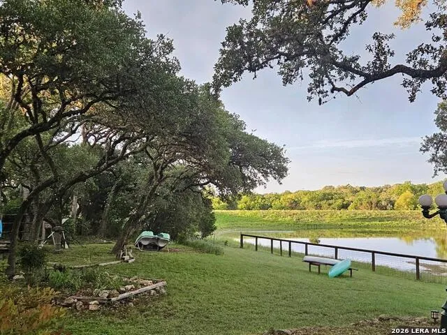 1676-1662 Lake Dr Spring Branch, TX 78070