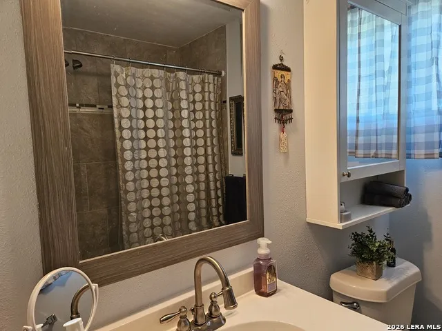 1676-1662 Lake Dr Spring Branch, TX 78070