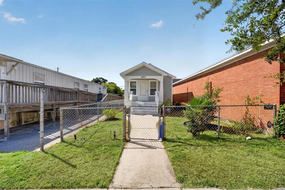 2917 Avenue M Galveston, TX 77550