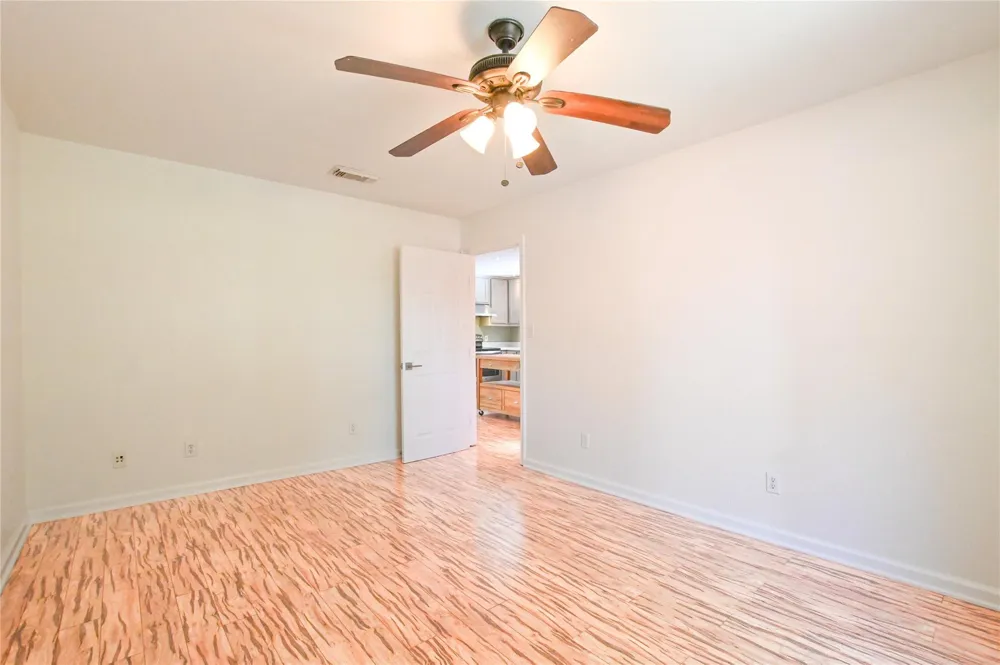 2 Lovers Lane Dickinson, TX 77539