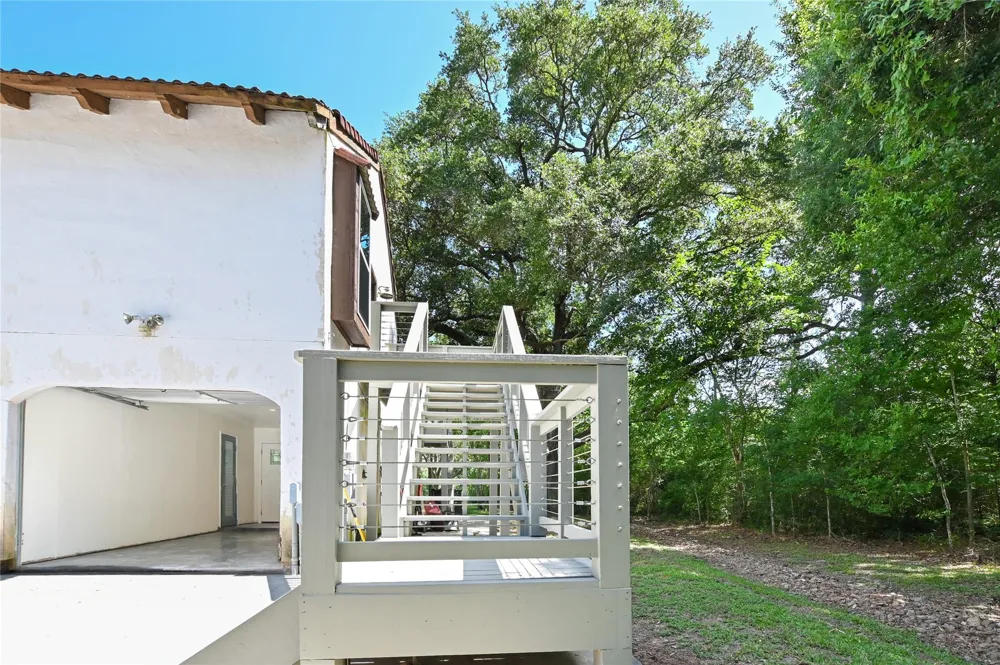 2 Lovers Lane Dickinson, TX 77539