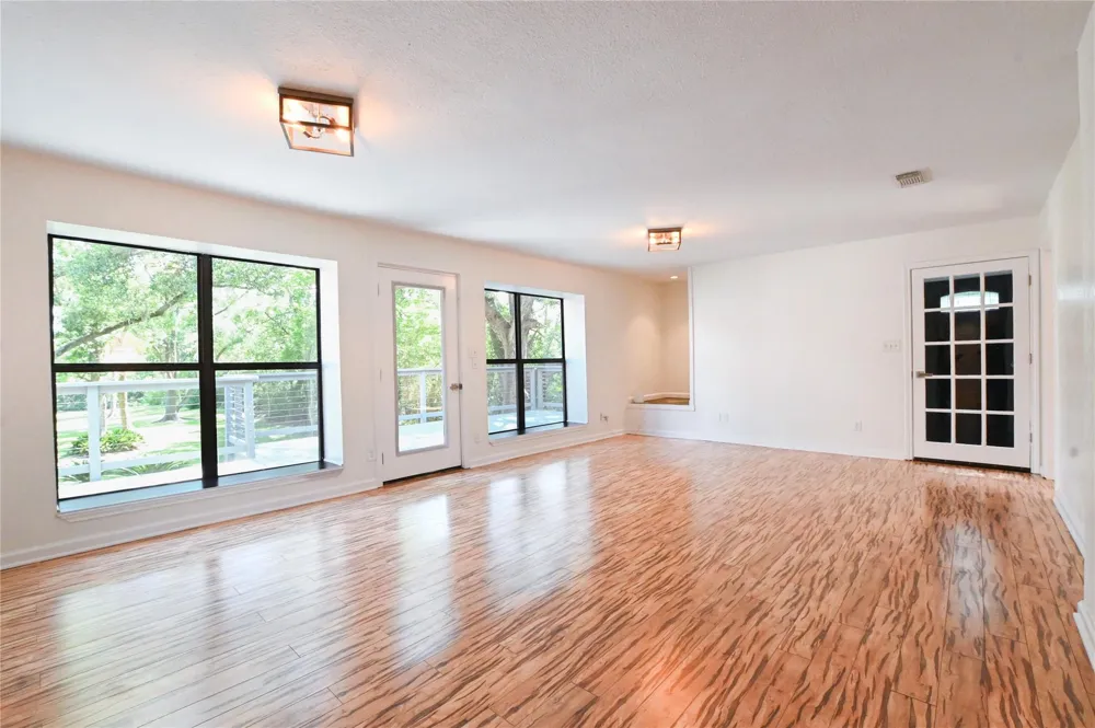 2 Lovers Lane Dickinson, TX 77539