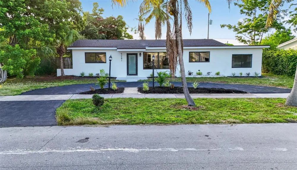 9281 Martinique Dr Cutler Bay, FL 33189