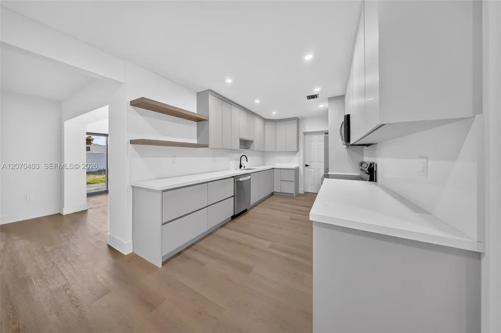 9281 Martinique Dr Cutler Bay, FL 33189