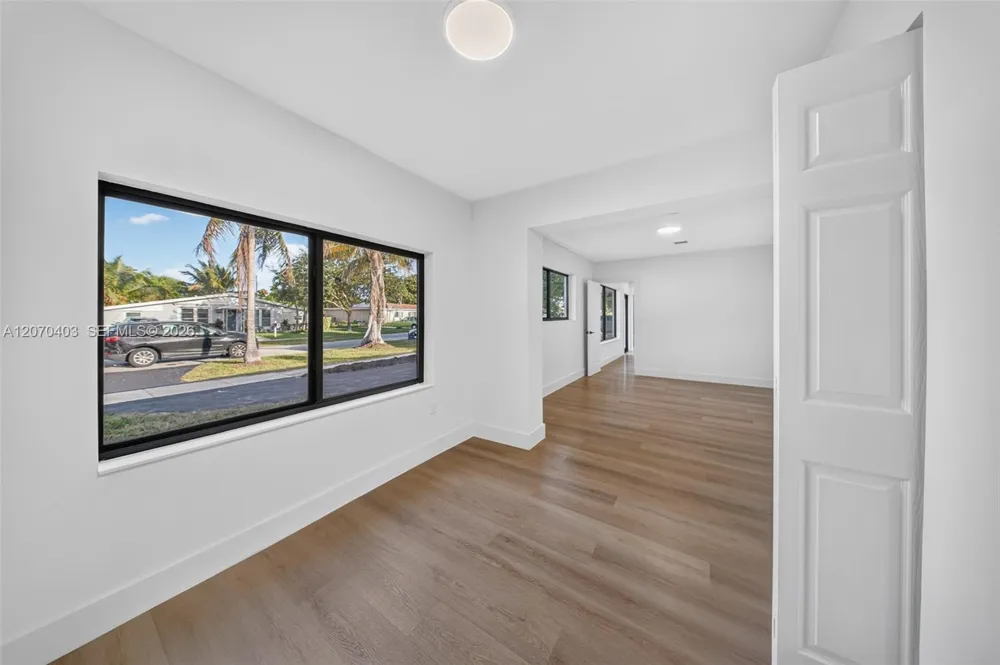 9281 Martinique Dr Cutler Bay, FL 33189