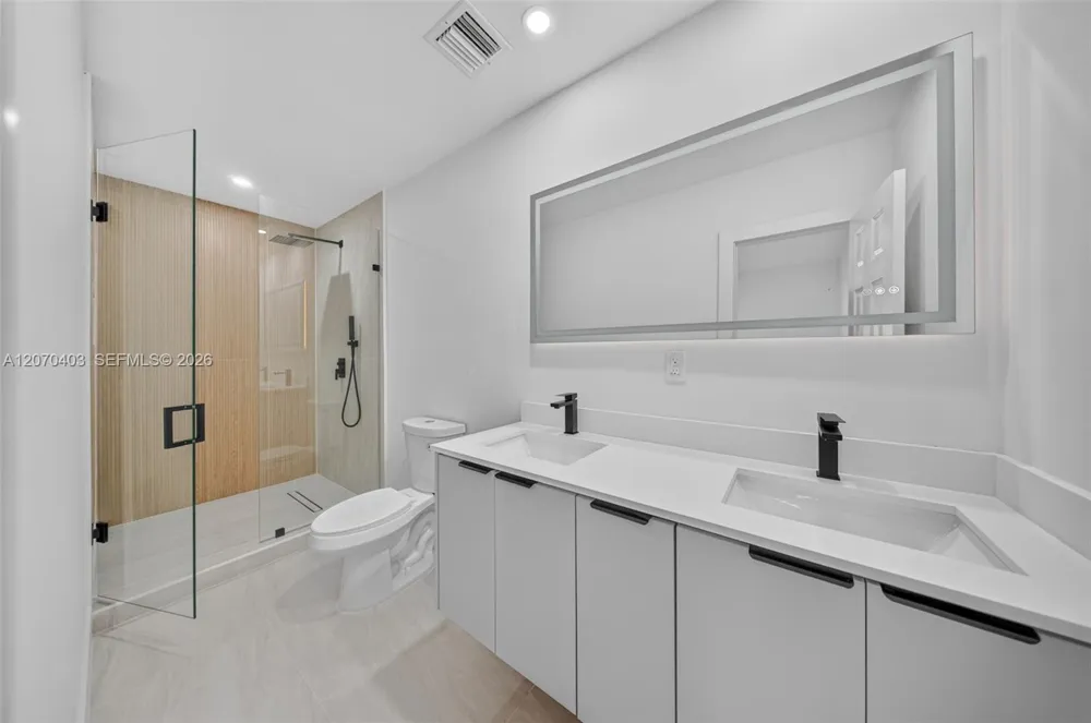 9281 Martinique Dr Cutler Bay, FL 33189