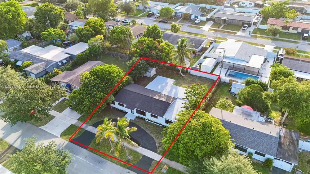 9281 Martinique Dr Cutler Bay, FL 33189