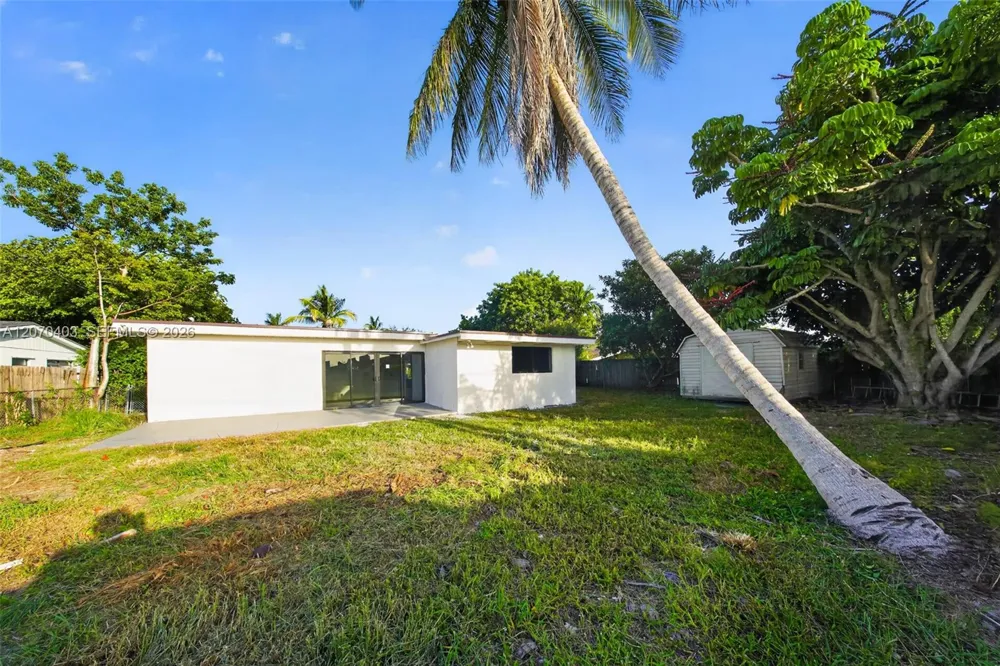 9281 Martinique Dr Cutler Bay, FL 33189