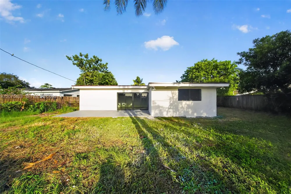 9281 Martinique Dr Cutler Bay, FL 33189