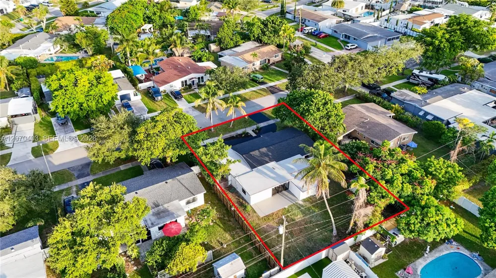 9281 Martinique Dr Cutler Bay, FL 33189