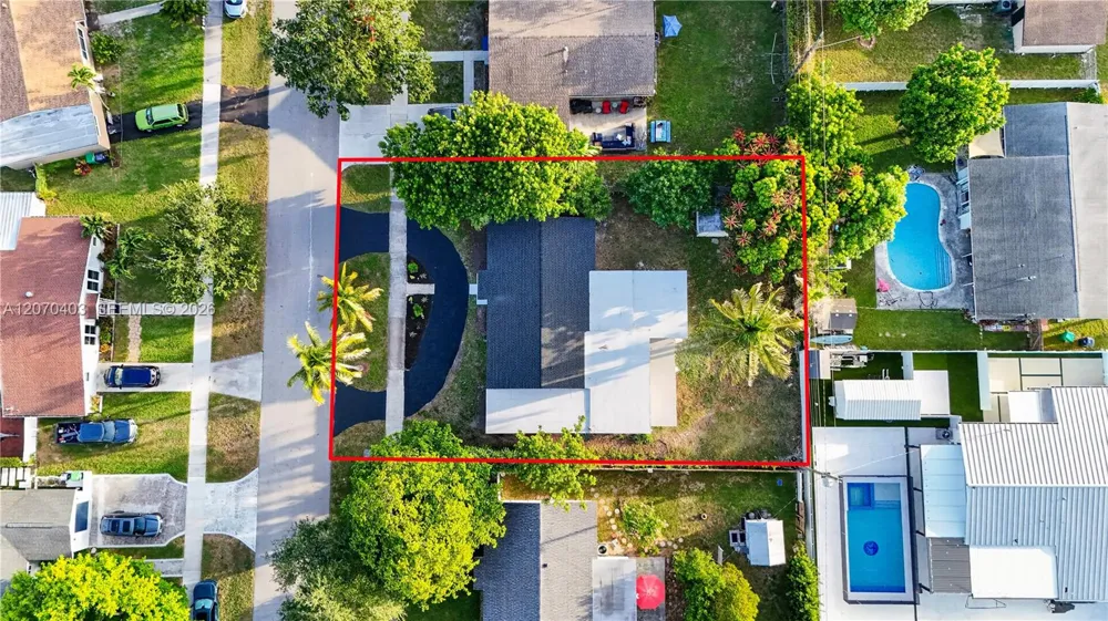 9281 Martinique Dr Cutler Bay, FL 33189