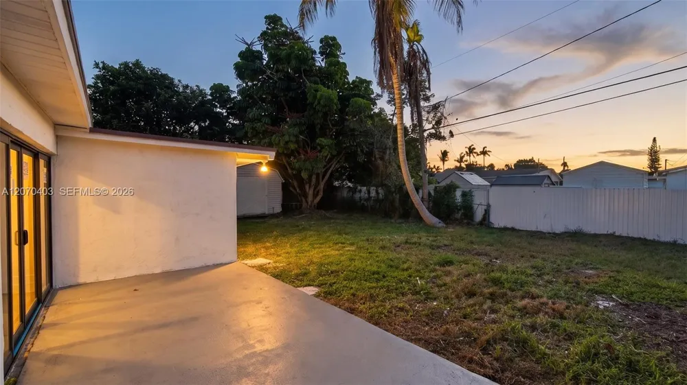 9281 Martinique Dr Cutler Bay, FL 33189