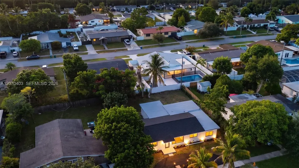 9281 Martinique Dr Cutler Bay, FL 33189