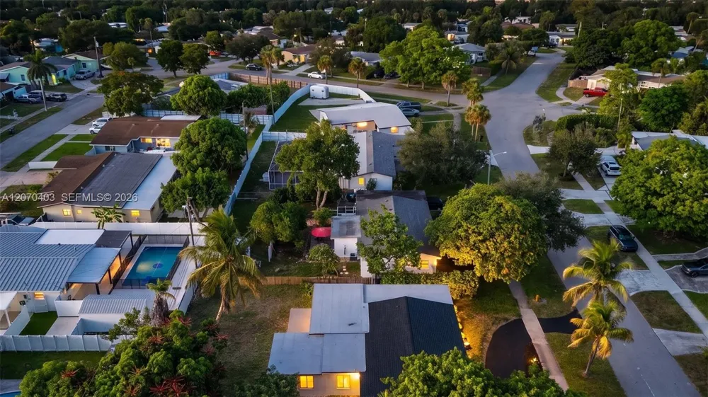 9281 Martinique Dr Cutler Bay, FL 33189