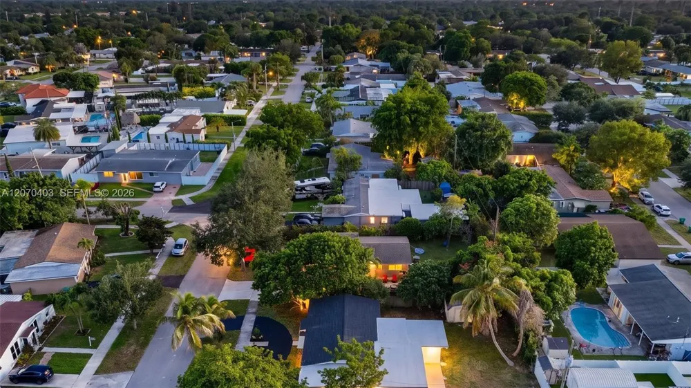 9281 Martinique Dr Cutler Bay, FL 33189