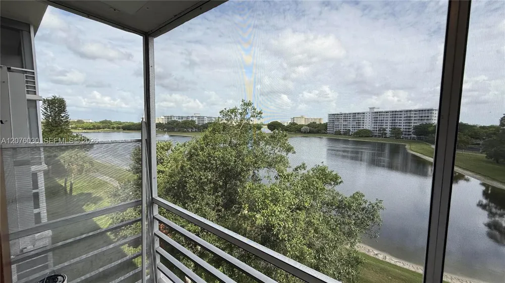2751 Palm Aire Dr #502 Pompano Beach, FL 33069