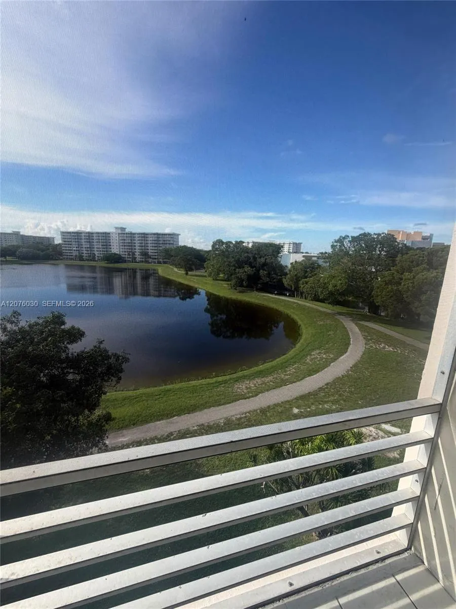 2751 Palm Aire Dr #502 Pompano Beach, FL 33069