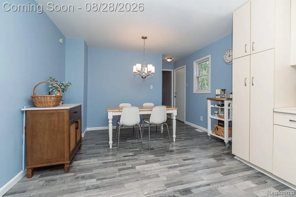21846 Redmond Avenue Eastpointe City, MI 48021