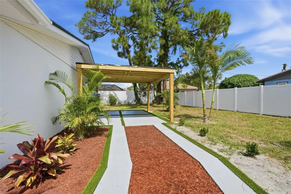 848 OLYMPIA ROAD Venice, FL 34293