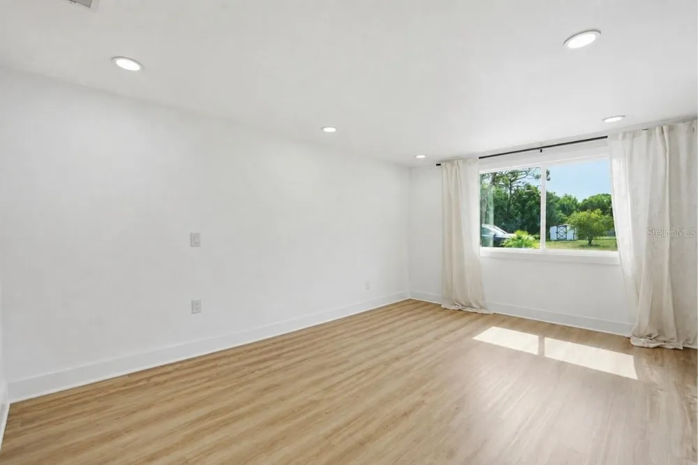 848 OLYMPIA ROAD Venice, FL 34293