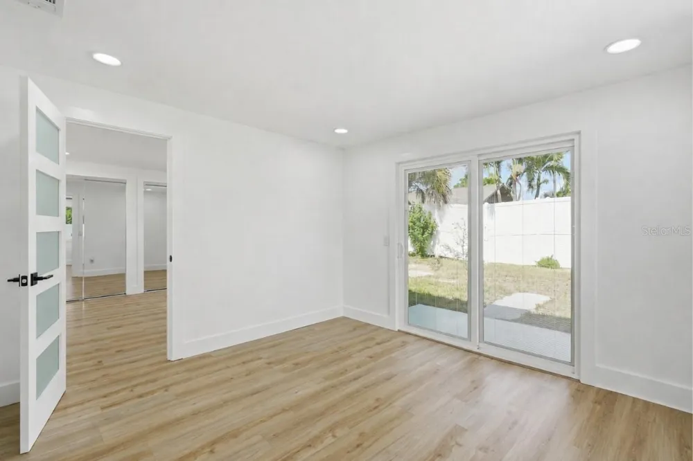 848 OLYMPIA ROAD Venice, FL 34293