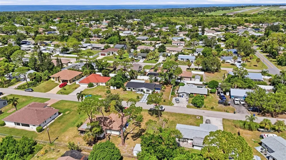 848 OLYMPIA ROAD Venice, FL 34293