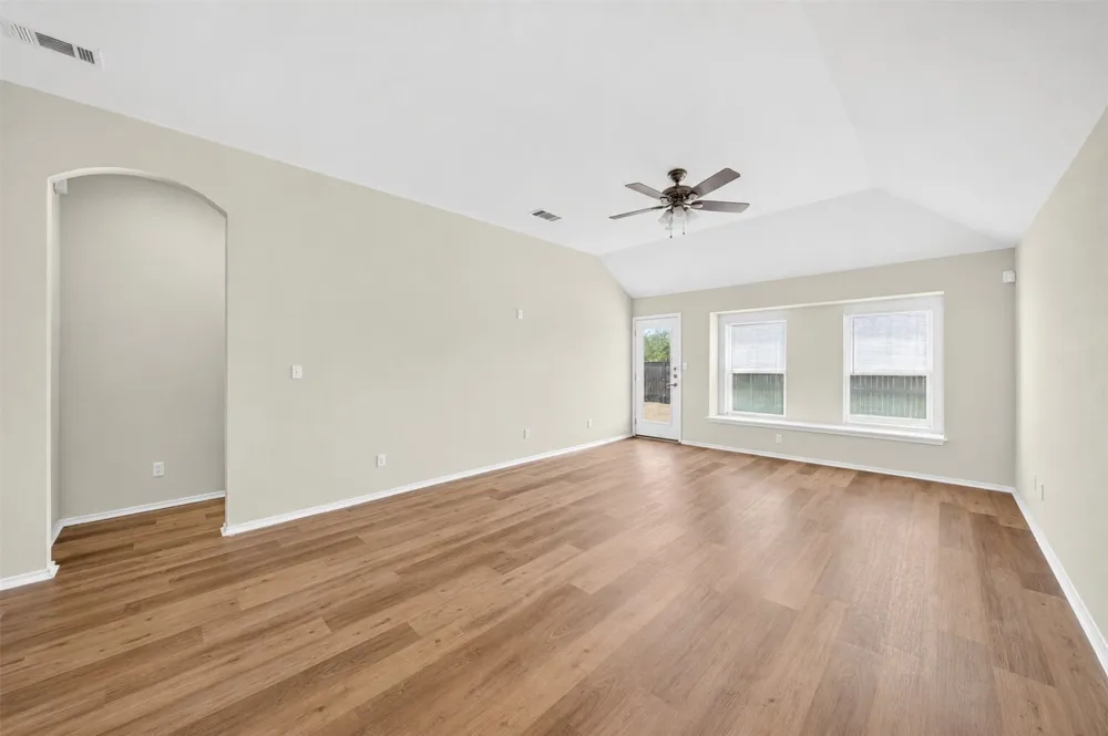 12913 Pealing Way Manor, TX 78653