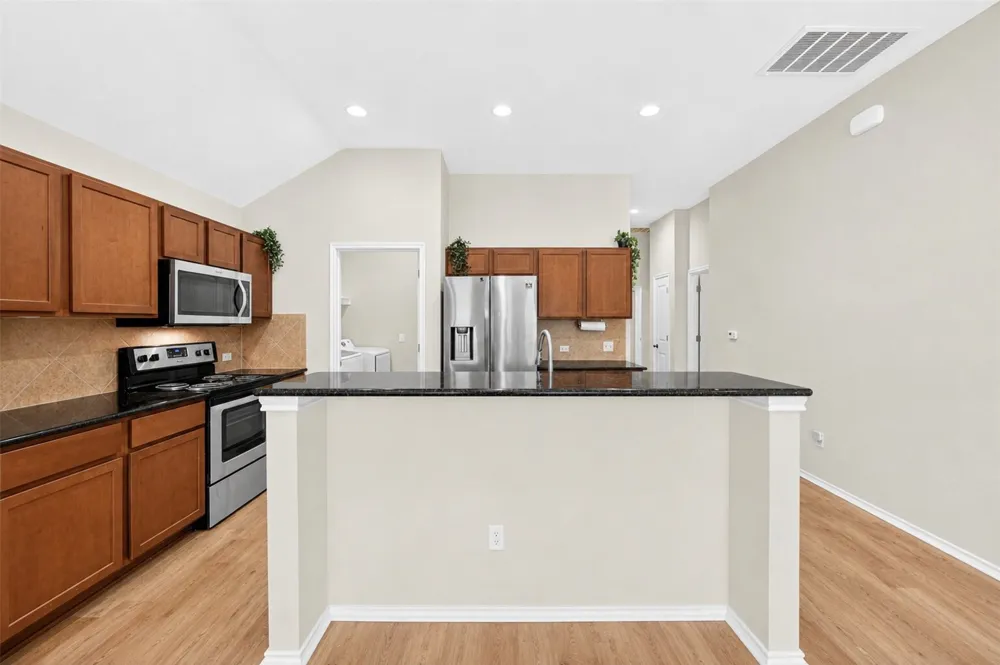 12913 Pealing Way Manor, TX 78653