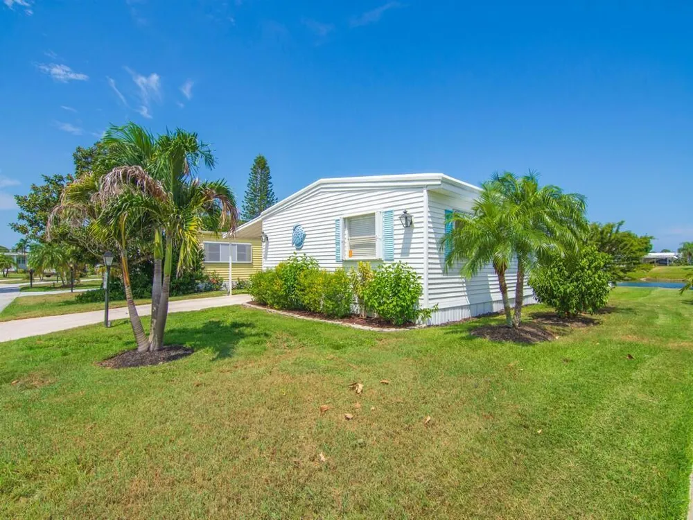 44 Village Lane Jensen Beach, FL 34957