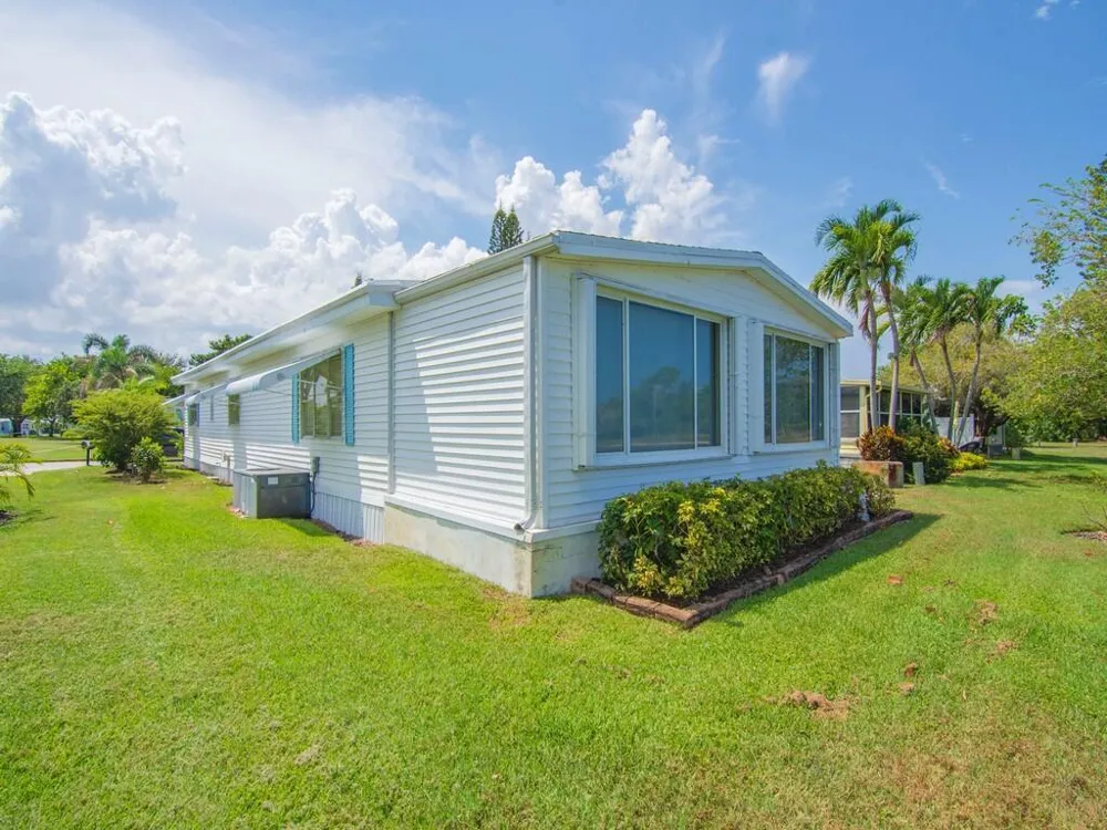 44 Village Lane Jensen Beach, FL 34957