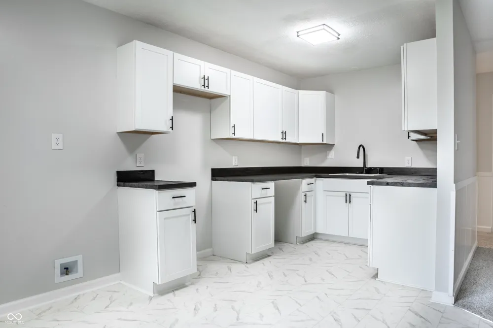 2120 Debello Court Indianapolis, IN 46214