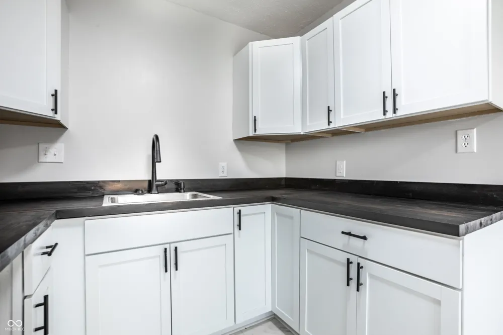 2120 Debello Court Indianapolis, IN 46214