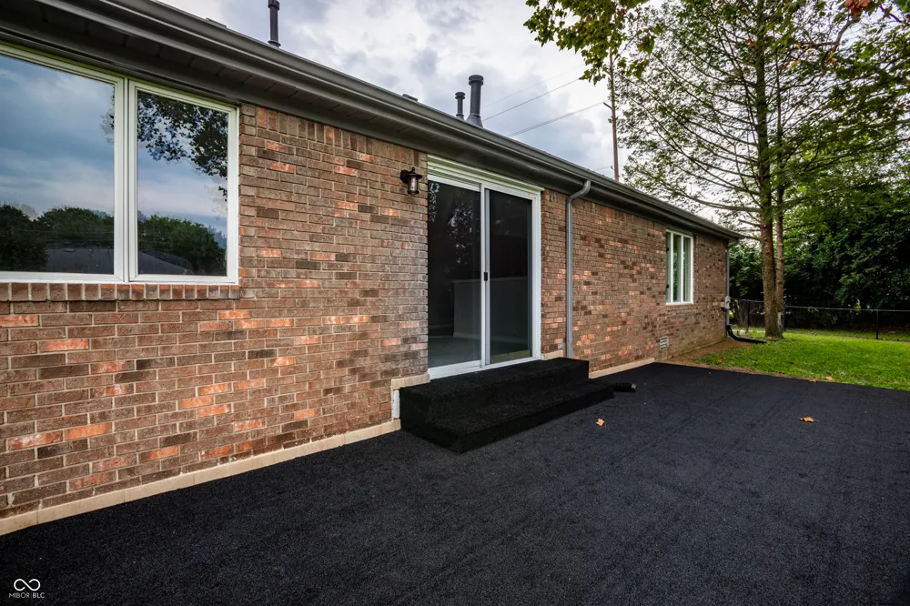 2120 Debello Court Indianapolis, IN 46214