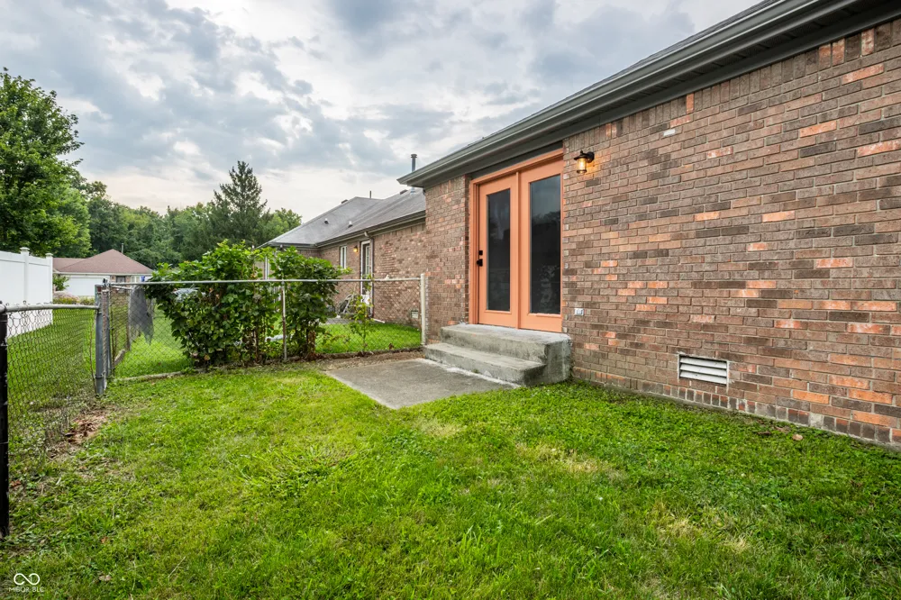 2120 Debello Court Indianapolis, IN 46214